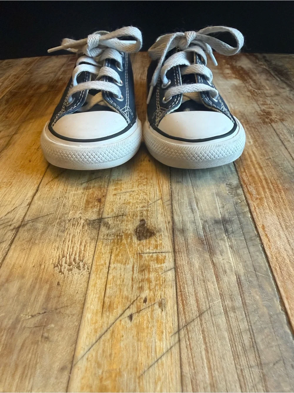 Converse Kids Low-Top Sneakers in Navy and White